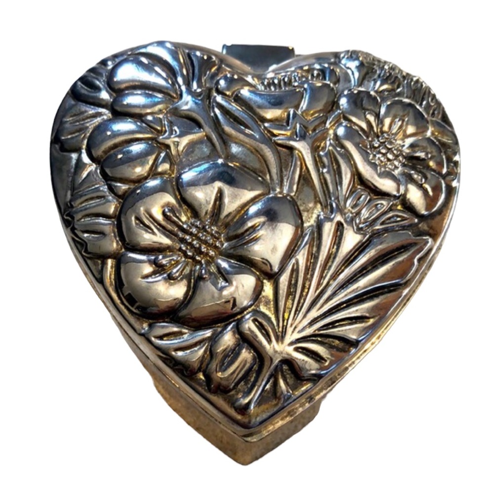 VINTAGE 1994 INTERNATIONAL SILVER COMPANY HEART SHAPE TRINKET BOX